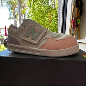 NWT 300 New-B Hook and Loop toddler size 8XW (New Balance)